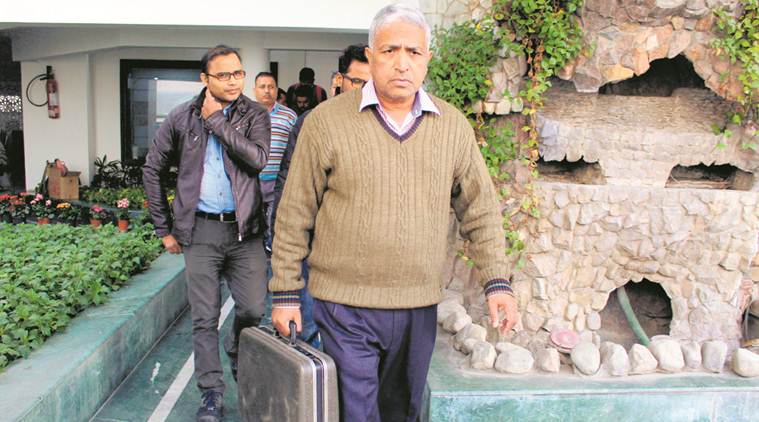 CBI to examine Akhilesh in mining case, SP cries vendetta