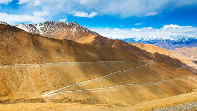 dangerous roads, dangerous roads of india, highest altitude roads, Zoji La Pass, Rohtang Pass, Chang La Pass, Gata Loops, Bum La Pass, Killar-Kishtwar Road, Sikkim’s 3-level zigzag road, leh ladakh, indian express, indian express news