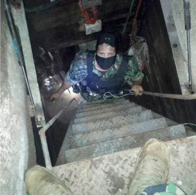How El Chapo escaped in a sewer, naked with his mistress