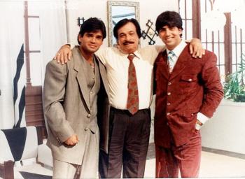 Kader Khan with sunil shetty and Akshay Kumar 