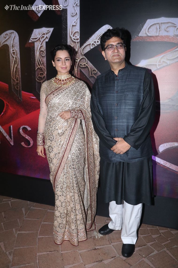 kangana and prasoon joshi at manikarnika song event