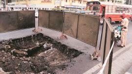 mumbai cave in, cave in averted, marine drive, marine drive cave in, road cave in, depression, drains, mumbai news, indian express news