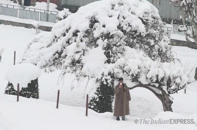 kashmir snowfall, jammu and kashmir snowfall, bandipora heavy snowfall, snowfall in bandipora, indian express news
