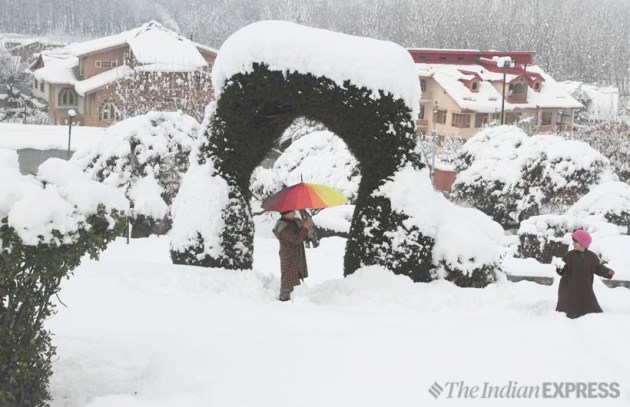 kashmir snowfall, jammu and kashmir snowfall, bandipora heavy snowfall, snowfall in bandipora, indian express news