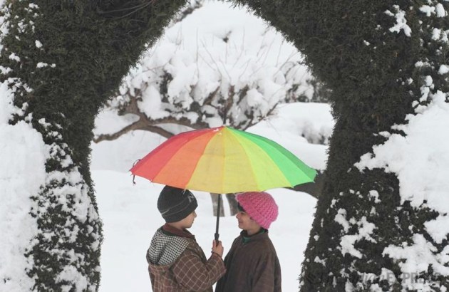 kashmir snowfall, jammu and kashmir snowfall, bandipora heavy snowfall, snowfall in bandipora, indian express news