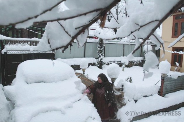 kashmir snowfall, jammu and kashmir snowfall, bandipora heavy snowfall, snowfall in bandipora, indian express news