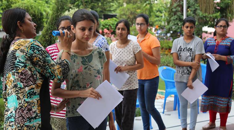 Delhi University, Delhi University certificate discrepancies, Name discrepancies in DU certificates, Delhi University students, Maharashtra students, Education news, Indian Express