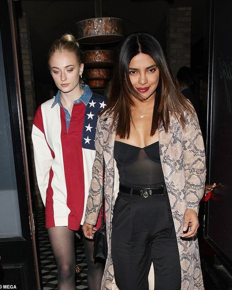 ‘j Sisters Priyanka Chopra And Sophie Turner Go Out For A Dinner Date 