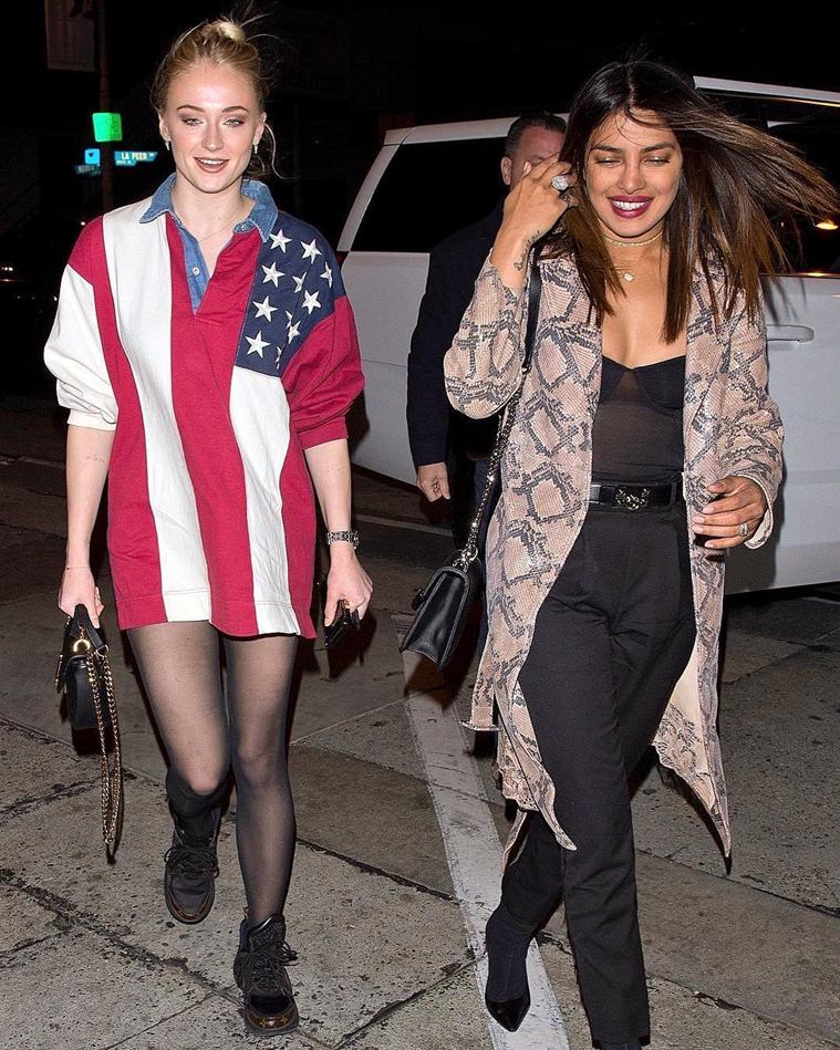‘j Sisters Priyanka Chopra And Sophie Turner Go Out For A Dinner Date