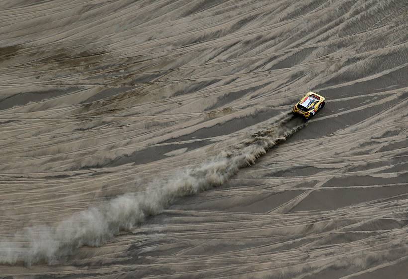Rallying: The Dakar, a world of sand and solitude