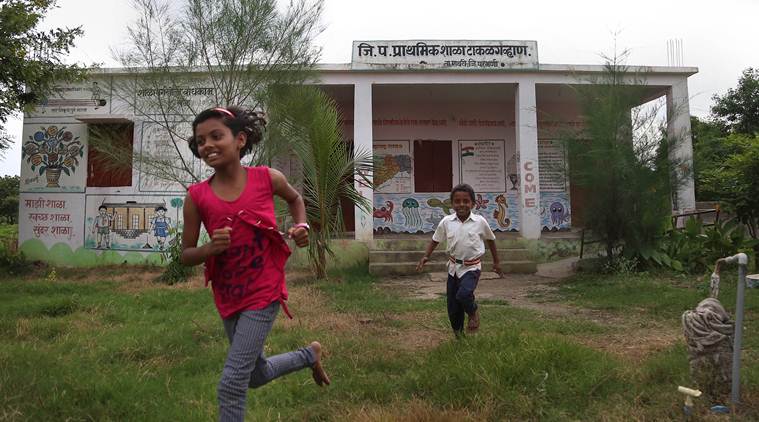 aser 2018 report, school children studying and playing