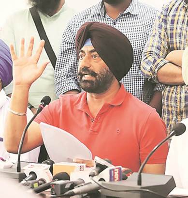 Khaira resigns from AAP’s primary membership, to float new party