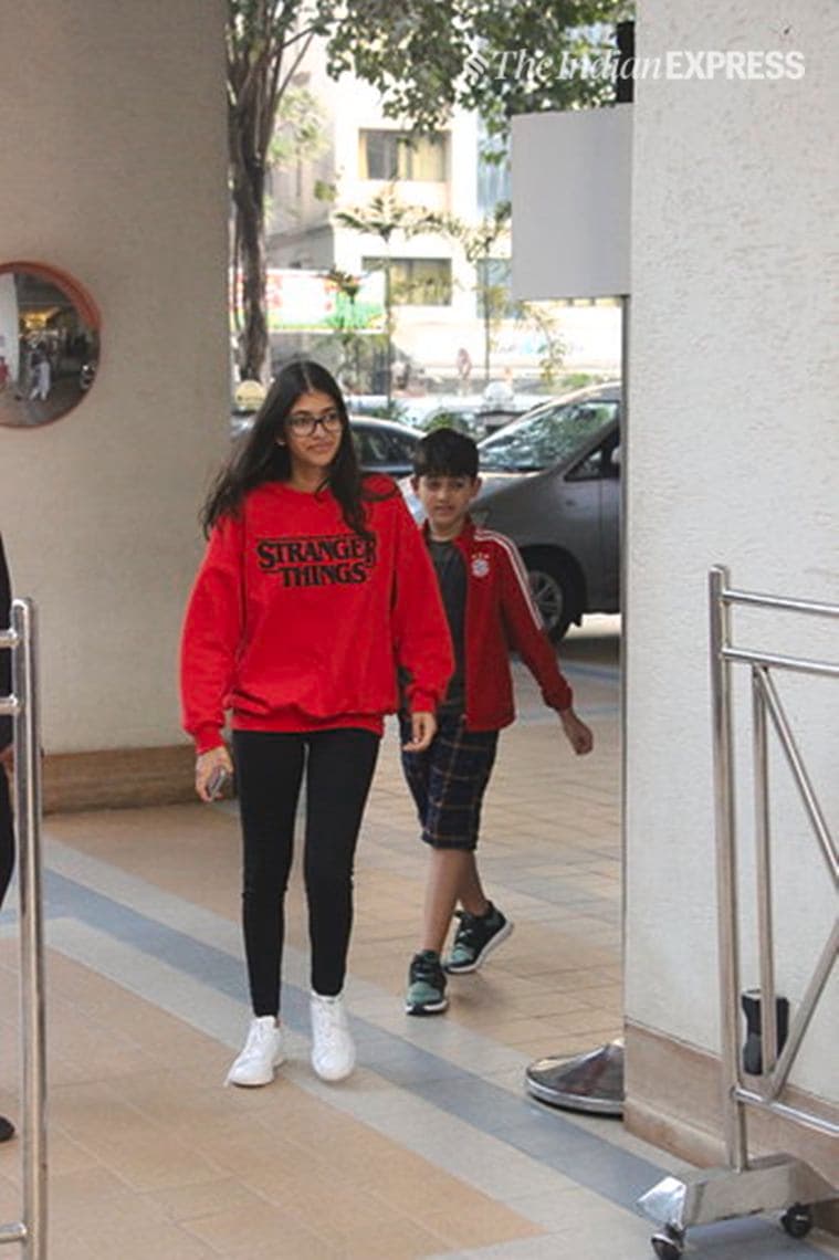 karisma kapoor children photos 