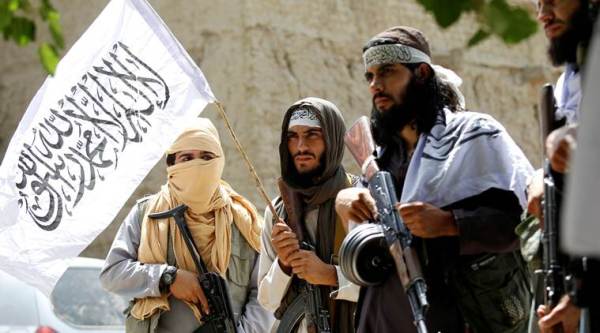 Taliban storms west Afghanistan district, kills dozens