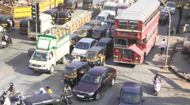 mumbai traffic, infrastructure projects, sion, thane, lal bahadur shastri marg mumbai, kurla, pedestrians, vehicles, water drains, footpaths, eastern suburbs mumbai, mumbai news, indian express news