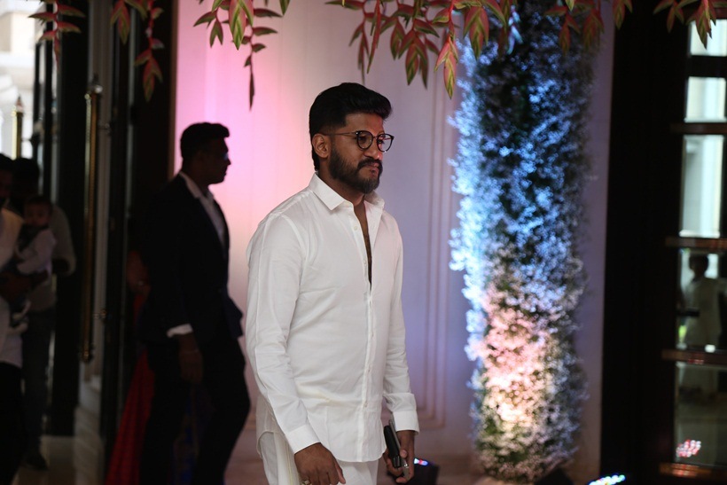 vijay yesudas at soundarya rajinikanth Vishagan Vanangamudi's wedding