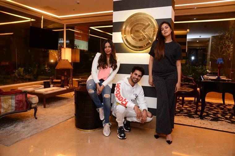   Gauri Khan with Shahid Kapoor and Mira Rajput 