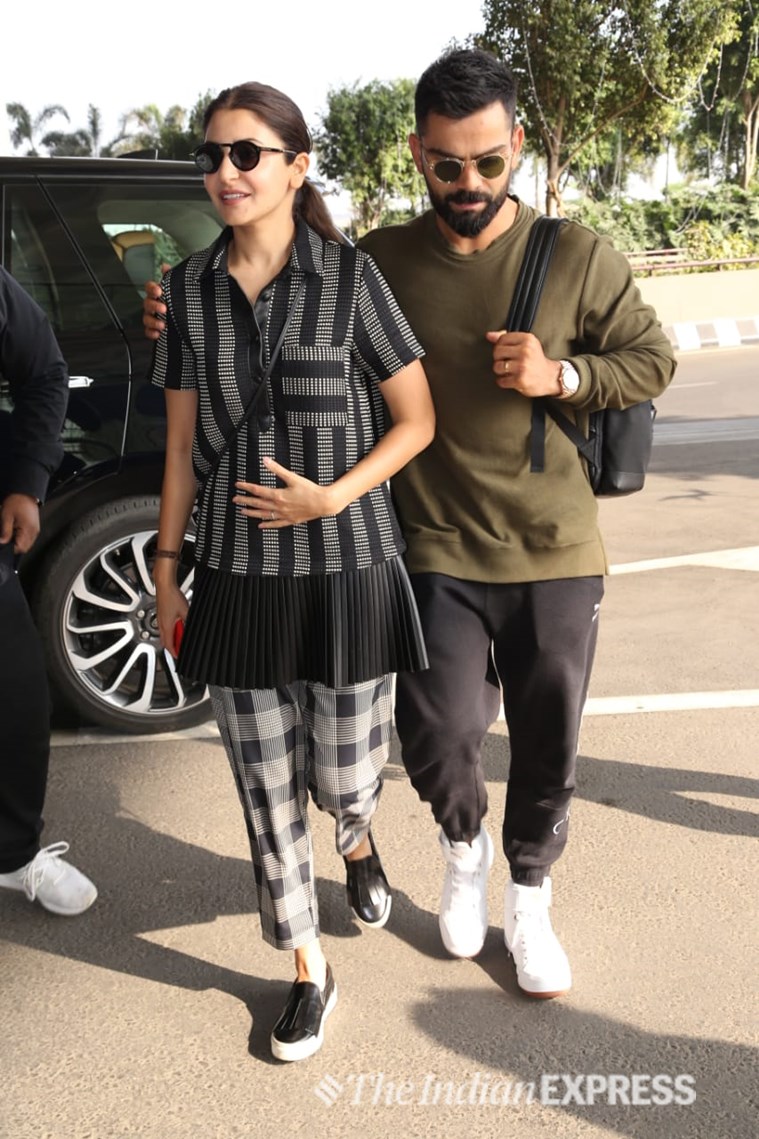   Anushka virat at the airport of Mumbai 