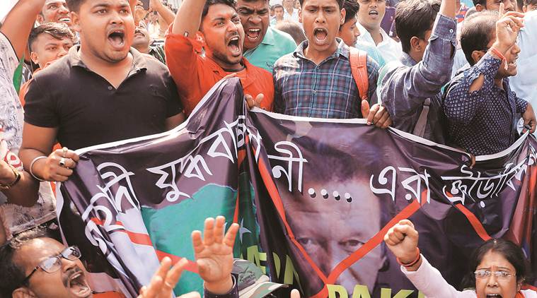 BJYM, BJYM Kolkata, Kolkata Imran Khan protest, Pulwama attack, Pakistani players pictures, india news, indian express, latest news