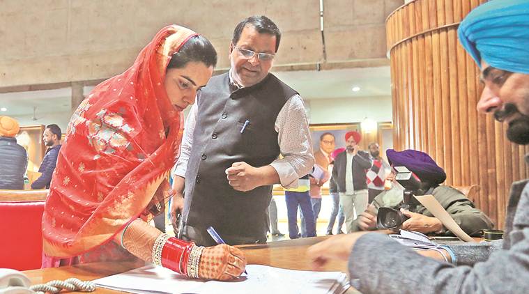 With little help from Cong MLAs, AAP corners govt in House