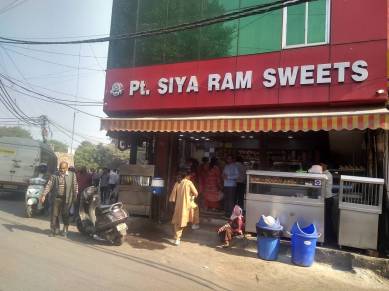 Qutub Minar, Delhi overlooks, Pandit Siya Ram