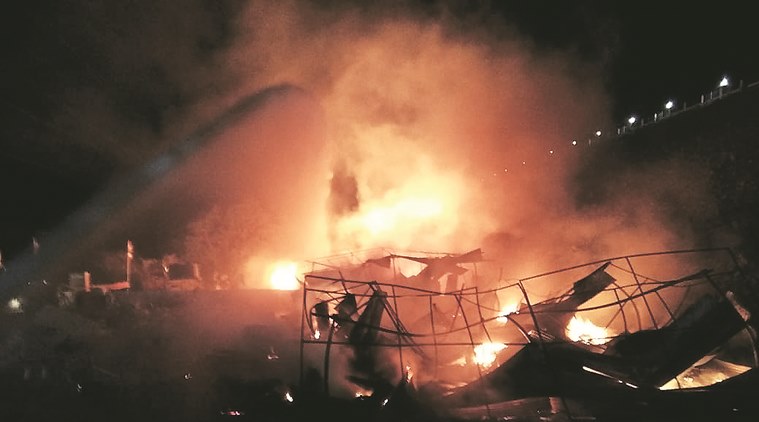 Fire, mumbai, mumbai fire, fire in mumbai, Fire in Thane, Thane fire, Fire accident in MIDC, chemical plant fire, Thane, MIDC, fire engines, Indian Express news