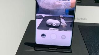 Samsung Galaxy S10, Samsung Galaxy S10 Instagram in camera, Samsung Galaxy S10 camera Instagram, Samsung Galaxy S10 Instagram integration, Samsung Galaxy S10+, Samsung Galaxy S10e, Samsung Galaxy S10 price, Samsung Galaxy S10 specifications