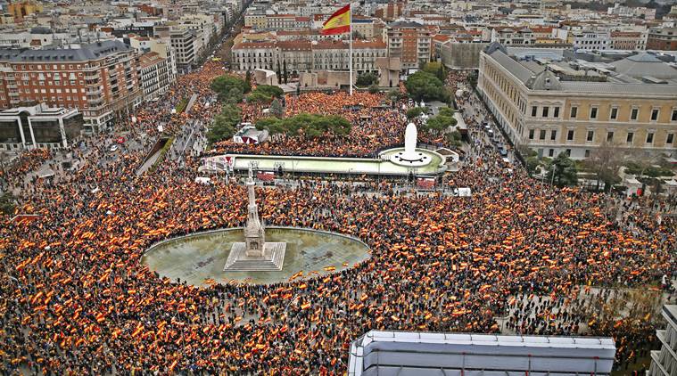 Catalonia, Spain Catalonia, Madrid protest, Pedro Sanchez, Catalonia refrendum, Spain protest, Protest in Spain, World news, Spain news, Indian express, latest news