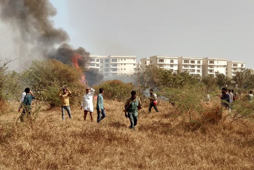 hal aircraft crash, bengaluru aircraft crash, IAF plane crash, Bengaluru crash, HAL aircraft crash, HAL Bengaluru, Bengaluru aircraft crash, Indian air force, IAF crash bengalur, bengaluru crash photos, IAF crash pictures, India news, Indian express