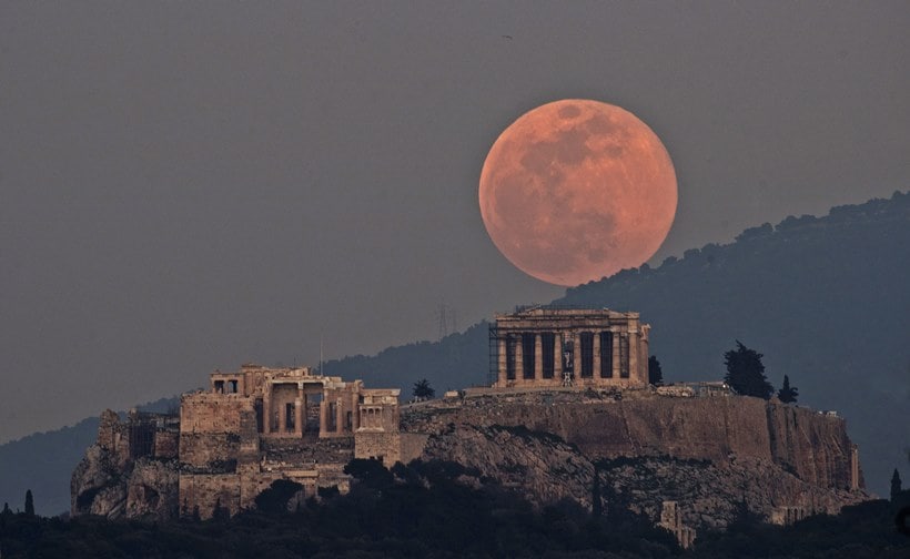 Stunning photos of Super Snow Moon from around the world