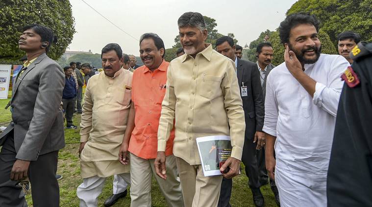 Chandrababu Naidu marches to Rashtrapati Bhavan, demands special status for Andhra from President