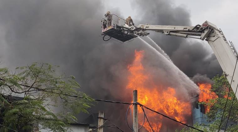 delhi fire, Naraina fire, delhi naraina fire, delhi fire, delhi card factory fire, delhi fire, naraina delhi,fire naraina factory, delhi news, indian express