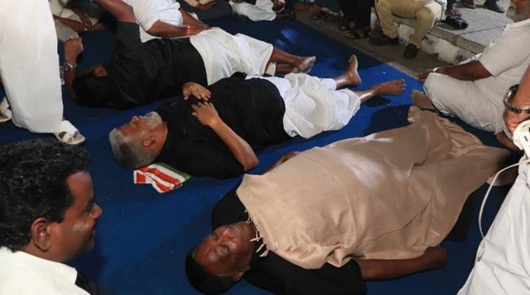 Puducherry CM sleeps outside Kiran Bedi's home, protests against Guv's 'autocratic attitude'