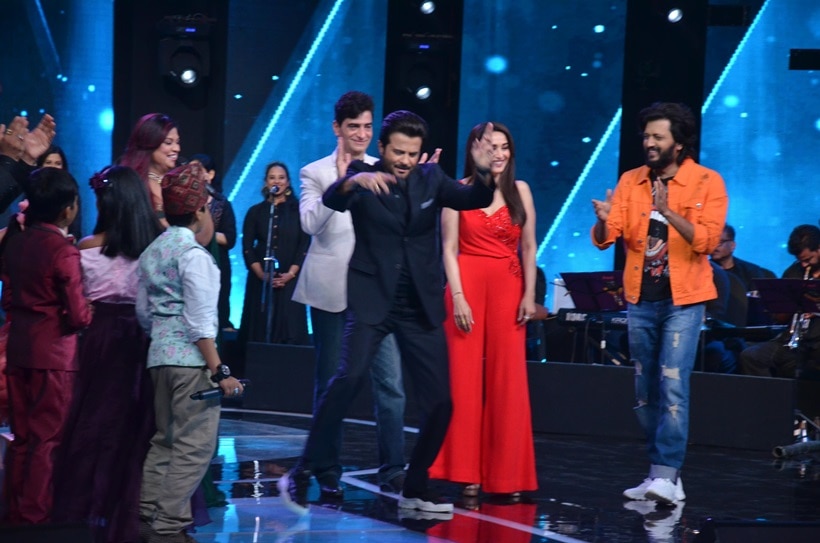 anil kapoor dancing on sa re ga ma pa lil champs