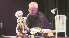 Bernd Ogrodnik during his performance (Photo credit: Jasbir Malhi)