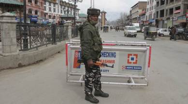 Centre rushes 100 companies of paramilitary forces to Kashmir