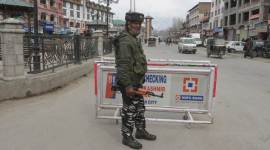 Centre rushes 100 companies of paramilitary forces to Kashmir