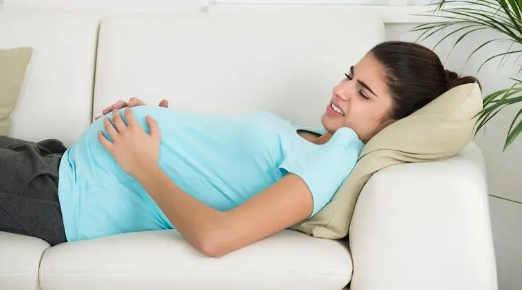 Braxton-Hicks sammentrekninger kan være en årsak til magekramper hos gravide kvinner.
