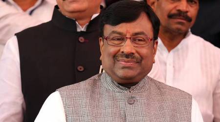 devendra fadnavis, sudhir mungantiwar, vijay kelkar, vijay kelkar committee report, kelkar panel report maharashtra, maharashtra, vidarbha, maharashtra news, indian express news