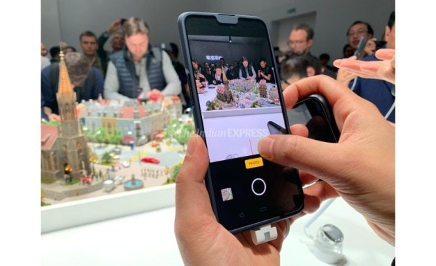 oppo, 10x optical zoom, 10x lossless zoom, losslexx zoom, 10x zoom, oppo find x2, oppo find x, oppo mwc, mwc, oppo mwc, oppo launch event, oppo mwc, mwc 2019, oppo mwc