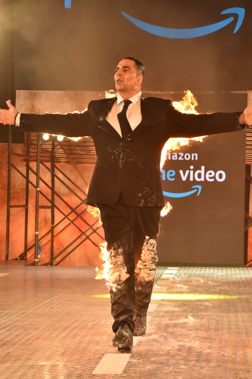 Akshay Kumar announces his digital debut in grand fashion