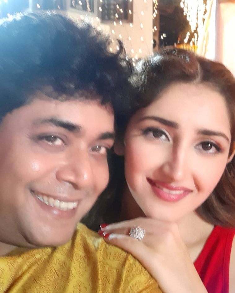 arya and sayyeshaa sangeet photos