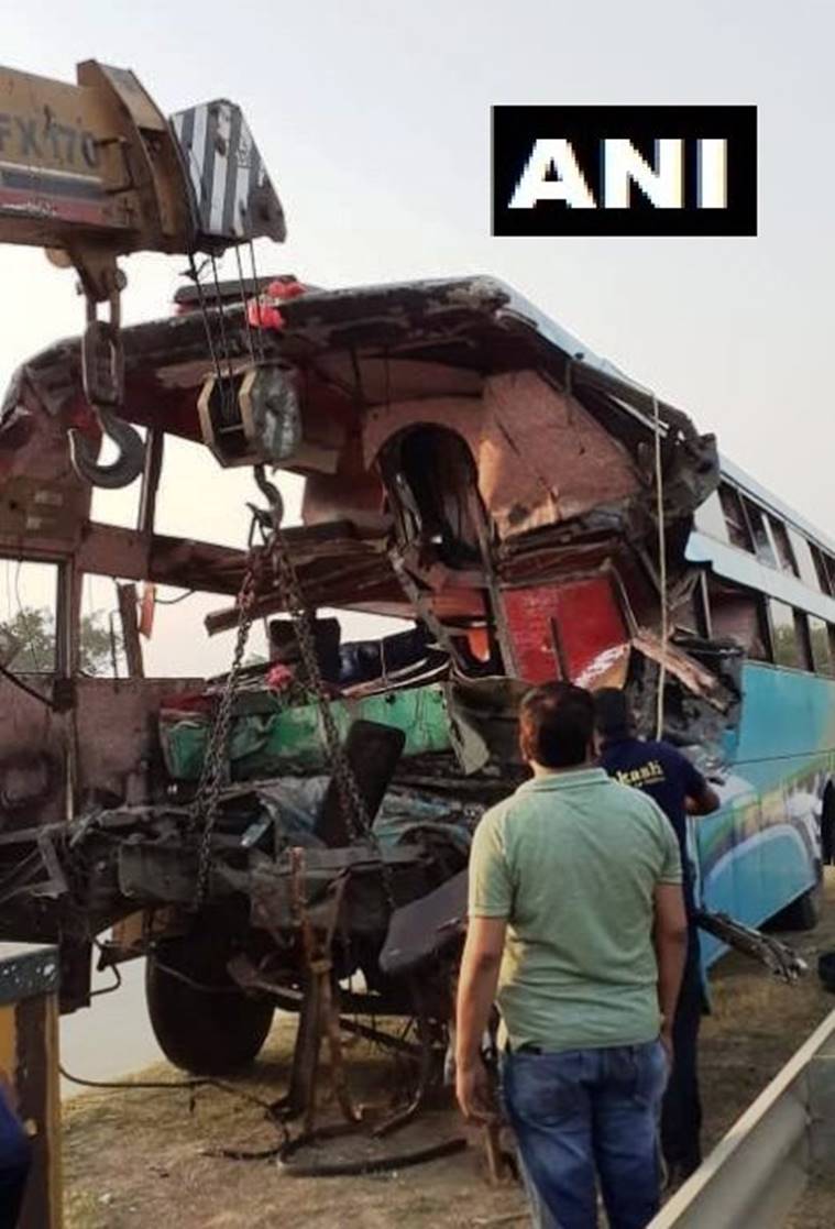 yamuna expressway accident, greater noida, killed in accident, accident death, people killed, 8 killed in accident, greater noida, indian express