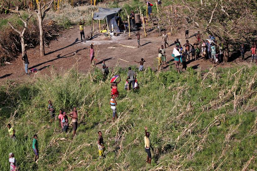 aftermath in photos, cyclone idai, mozambique cyclone, zimbabwe, idai aftermath, cyclone idai aftermath photos, world news, indian express