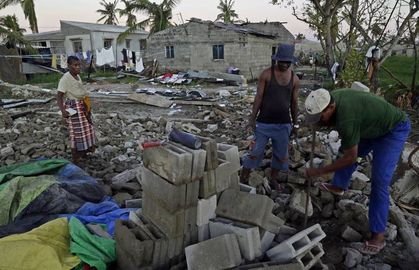 aftermath in photos, cyclone idai, mozambique cyclone, zimbabwe, idai aftermath, cyclone idai aftermath photos, world news, indian express