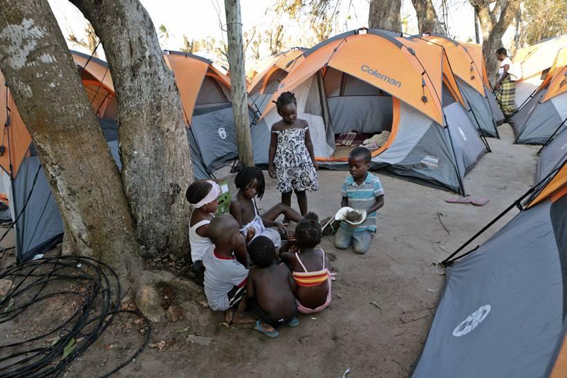aftermath in photos, cyclone idai, mozambique cyclone, zimbabwe, idai aftermath, cyclone idai aftermath photos, world news, indian express