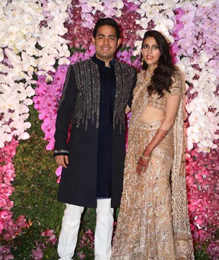 Akash Ambani-Shloka Mehta reception: The couple looks royal in ethnic ...