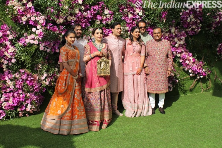 Akash Ambani weds Shloka Mehta: Highlights | People News - The Indian ...