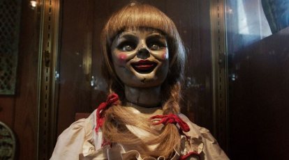 Premium AI Image  The house of dolls is a horror movie that is now open to  the public