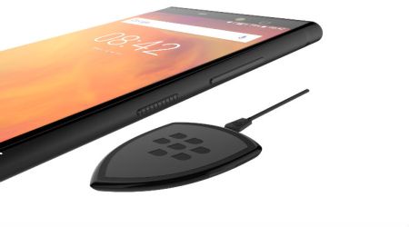 BlackBerry, BlackBerry wireless charger, BlackBerry wireless charger launch, BlackBerry wireless charger price in India, Qualcomm Quick Charge 2.0, compact wireless charger